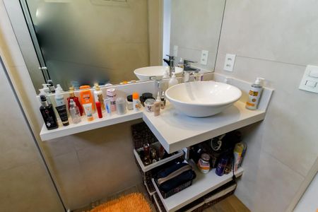 Apartamento para alugar com 74m², 2 quartos e 2 vagas Apartamento para alugar com 74m², 2 quartos e 2 vagasBanheiro da Suíte 2