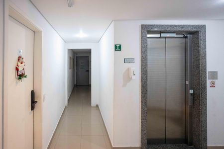 Apartamento à venda com 78m², 2 quartos e 1 vagaHall de entrada