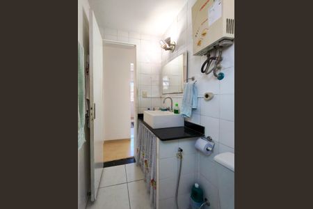 Apartamento à venda com 74m², 2 quartos e 1 vagaBanheiro Corredor