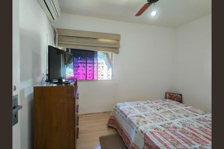 Apartamento à venda com 74m², 2 quartos e 1 vagaQuarto 2