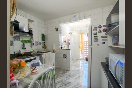 Apartamento à venda com 74m², 2 quartos e 1 vagaCozinha