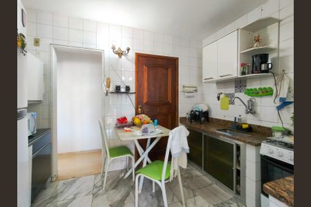 Apartamento à venda com 74m², 2 quartos e 1 vagaCozinha