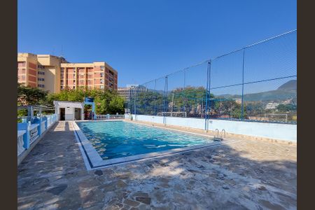 Apartamento à venda com 74m², 2 quartos e 1 vagaÁrea comum - Piscina