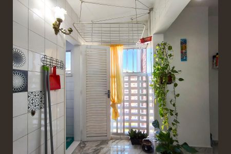 Apartamento à venda com 74m², 2 quartos e 1 vagaÁrea de Serviço