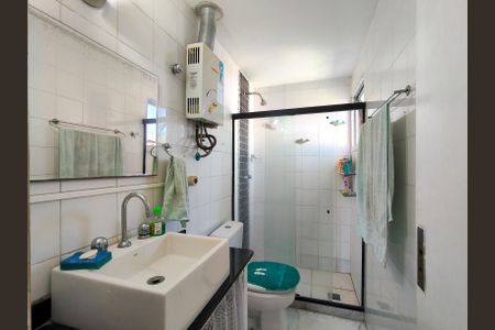 Apartamento à venda com 74m², 2 quartos e 1 vagaBanheiro Corredor