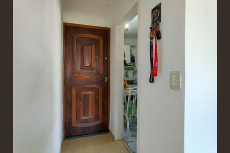 Apartamento à venda com 74m², 2 quartos e 1 vagaEntrada