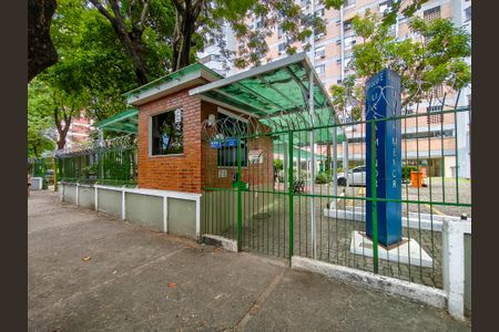 Apartamento à venda com 74m², 2 quartos e 1 vagaFachada e portaria