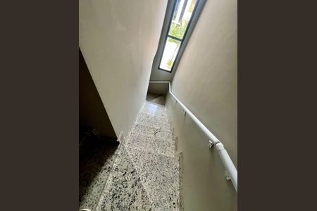 Escada de casa de condomínio à venda com 2 quartos, 85m² em Parque Taquaral, Campinas