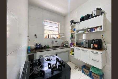 Casa à venda com 100m², 3 quartos e sem vaga Casa à venda com 100m², 3 quartos e sem vagaCozinha