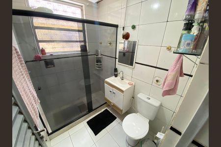 Casa à venda com 100m², 3 quartos e sem vaga Casa à venda com 100m², 3 quartos e sem vagaBanheiro
