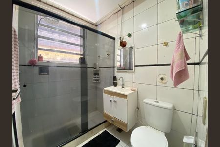 Casa à venda com 100m², 3 quartos e sem vaga Casa à venda com 100m², 3 quartos e sem vagaBanheiro