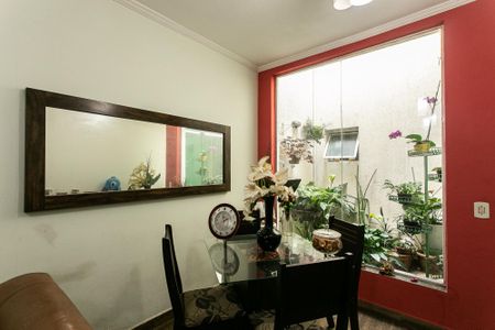 Casa à venda com 140m², 3 quartos e 2 vagasSala