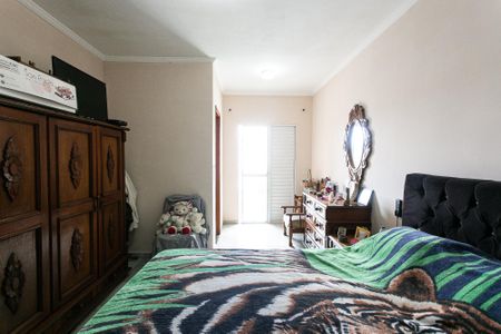 Casa à venda com 140m², 3 quartos e 2 vagasSuíte