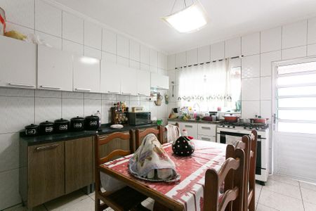 Casa à venda com 140m², 3 quartos e 2 vagasCozinha