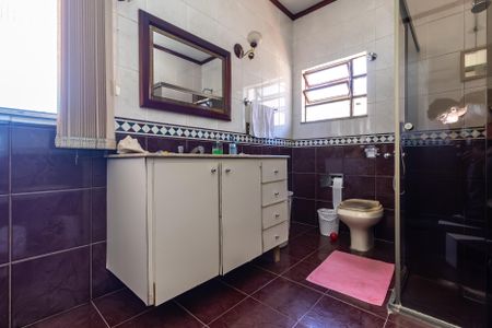 Casa à venda com 574m², 8 quartos e 8 vagas Casa à venda com 574m², 8 quartos e 8 vagasBanheiro da Suíte 1