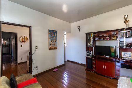 Casa à venda com 574m², 8 quartos e 8 vagas Casa à venda com 574m², 8 quartos e 8 vagasSala 1