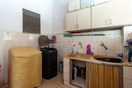 Casa à venda com 574m², 8 quartos e 8 vagas Casa à venda com 574m², 8 quartos e 8 vagasÁrea de Serviço