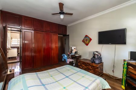 Casa à venda com 574m², 8 quartos e 8 vagas Casa à venda com 574m², 8 quartos e 8 vagasQuarto 3