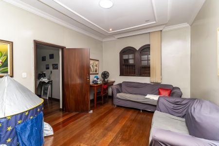 Casa à venda com 574m², 8 quartos e 8 vagas