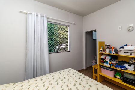 Casa à venda com 574m², 8 quartos e 8 vagas Casa à venda com 574m², 8 quartos e 8 vagasQuarto 5