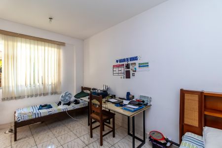 Casa à venda com 574m², 8 quartos e 8 vagas Casa à venda com 574m², 8 quartos e 8 vagasQuarto 4