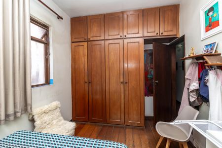 Casa à venda com 574m², 8 quartos e 8 vagas Casa à venda com 574m², 8 quartos e 8 vagasQuarto 2