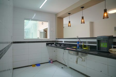 Casa à venda com 247m², 4 quartos e 2 vagasCozinha