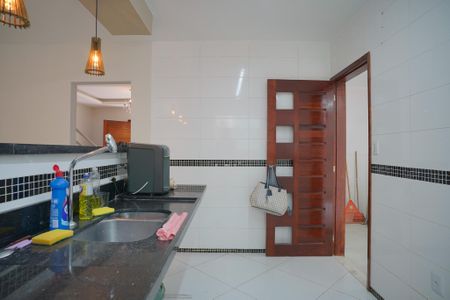 Casa à venda com 247m², 4 quartos e 2 vagasCozinha