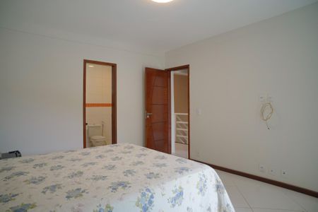 Casa à venda com 247m², 4 quartos e 2 vagasQuarto 3