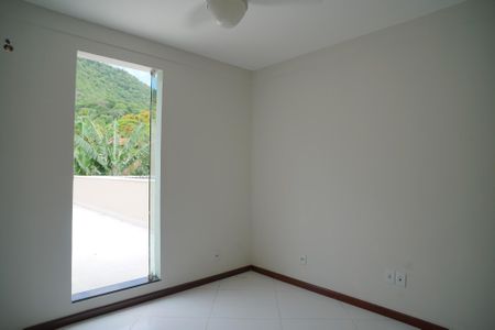 Casa à venda com 247m², 4 quartos e 2 vagasQuarto 4