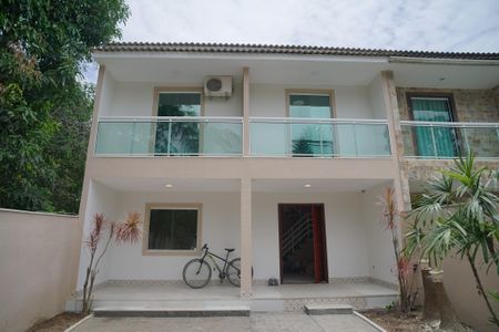 Casa à venda com 247m², 4 quartos e 2 vagasÁrea externa