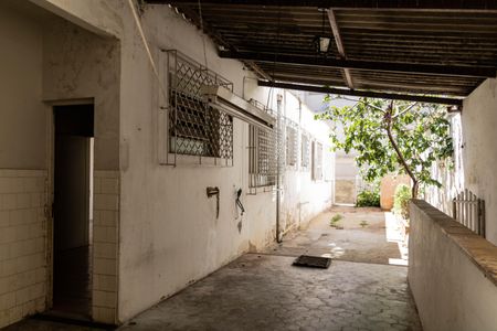 Casa à venda com 210m², 5 quartos e 4 vagas Casa à venda com 210m², 5 quartos e 4 vagasÁrea externa