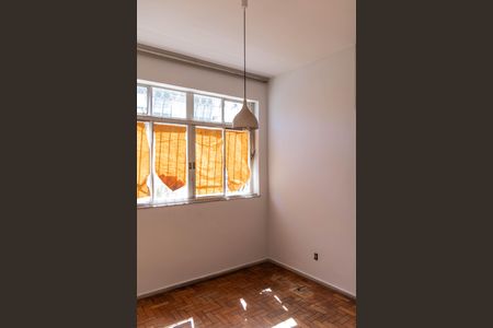 Casa à venda com 210m², 5 quartos e 4 vagas Casa à venda com 210m², 5 quartos e 4 vagasQuarto 4