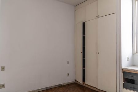 Casa à venda com 210m², 5 quartos e 4 vagas Casa à venda com 210m², 5 quartos e 4 vagasQuarto 1