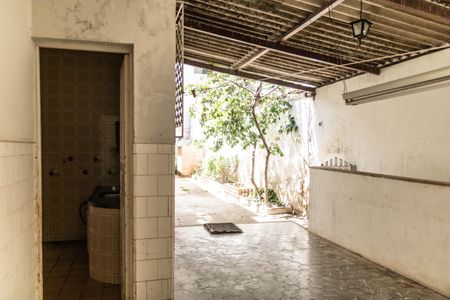 Casa à venda com 210m², 5 quartos e 4 vagas Casa à venda com 210m², 5 quartos e 4 vagasÁrea externa