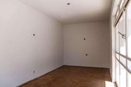 Sala 2 de casa à venda com 5 quartos, 210m² em Prado, Belo Horizonte