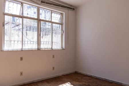 Casa à venda com 210m², 5 quartos e 4 vagas Casa à venda com 210m², 5 quartos e 4 vagasQuarto 2