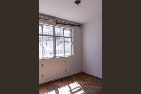 Casa à venda com 210m², 5 quartos e 4 vagas Casa à venda com 210m², 5 quartos e 4 vagasQuarto 2