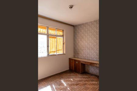 Casa à venda com 210m², 5 quartos e 4 vagas Casa à venda com 210m², 5 quartos e 4 vagasQuarto 3