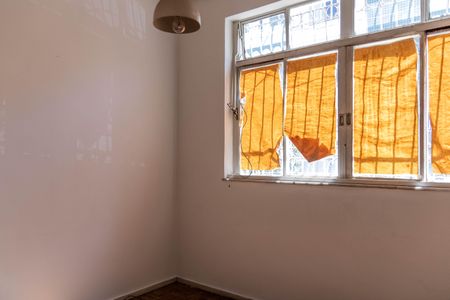 Casa à venda com 210m², 5 quartos e 4 vagas Casa à venda com 210m², 5 quartos e 4 vagasQuarto 4