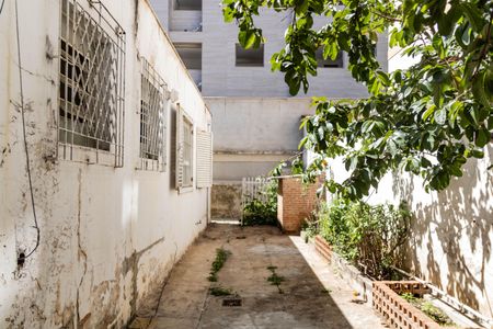 Casa à venda com 210m², 5 quartos e 4 vagas Casa à venda com 210m², 5 quartos e 4 vagasÁrea externa