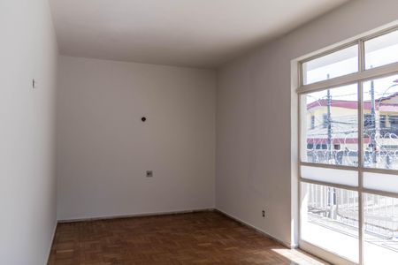 Casa à venda com 210m², 5 quartos e 4 vagas Casa à venda com 210m², 5 quartos e 4 vagasSala 2