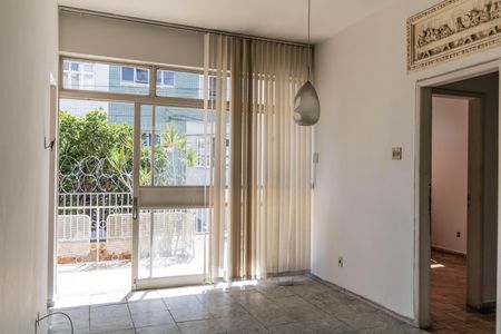 Casa à venda com 210m², 5 quartos e 4 vagas Casa à venda com 210m², 5 quartos e 4 vagasSala 1