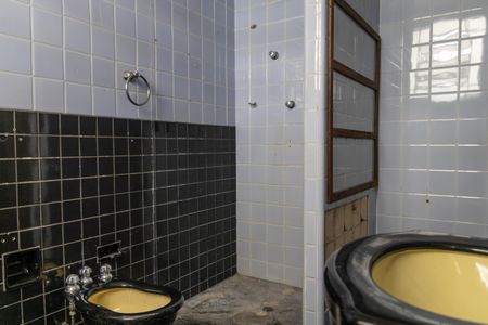 Casa à venda com 210m², 5 quartos e 4 vagas Casa à venda com 210m², 5 quartos e 4 vagasBanheiro da Suíte