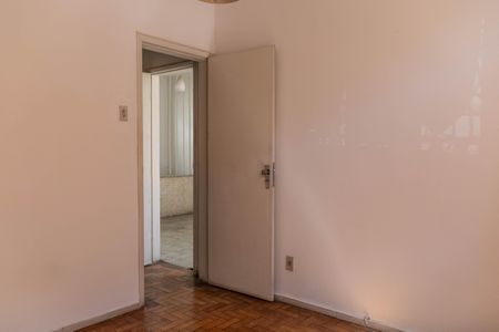 Casa à venda com 210m², 5 quartos e 4 vagas Casa à venda com 210m², 5 quartos e 4 vagasQuarto 4