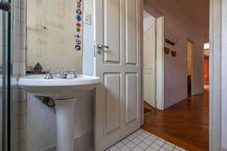 Casa à venda com 180m², 4 quartos e sem vagaBanheiro Social 1