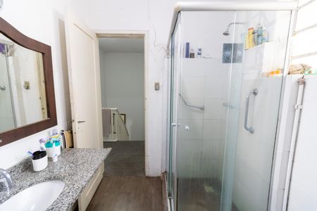 Casa à venda com 298m², 4 quartos e 3 vagas Casa à venda com 298m², 4 quartos e 3 vagasBanheiro