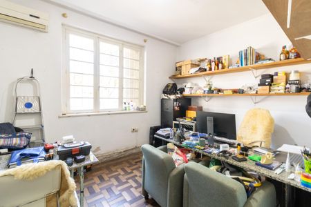 Casa à venda com 298m², 4 quartos e 3 vagas Casa à venda com 298m², 4 quartos e 3 vagasEscritório