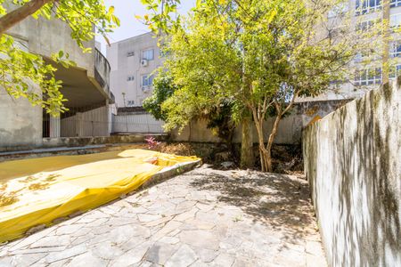 Casa à venda com 298m², 4 quartos e 3 vagas Casa à venda com 298m², 4 quartos e 3 vagasQuintal