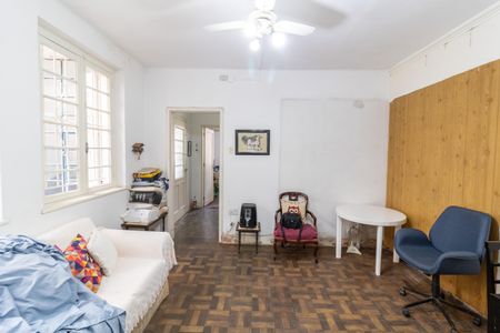 Casa à venda com 298m², 4 quartos e 3 vagas Casa à venda com 298m², 4 quartos e 3 vagasSala